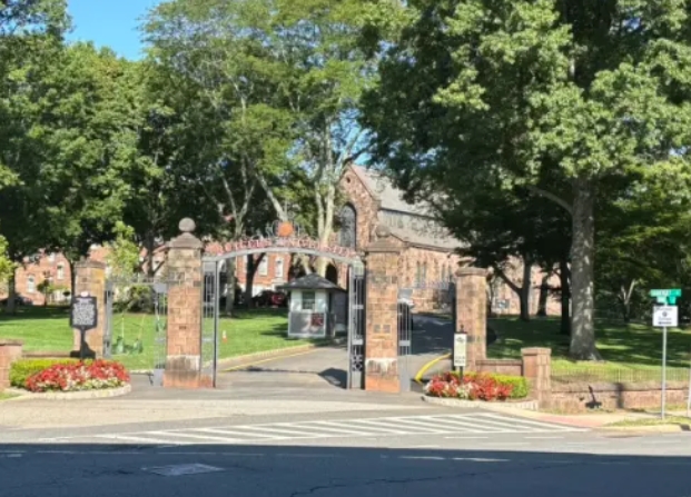 美国本科一年学费